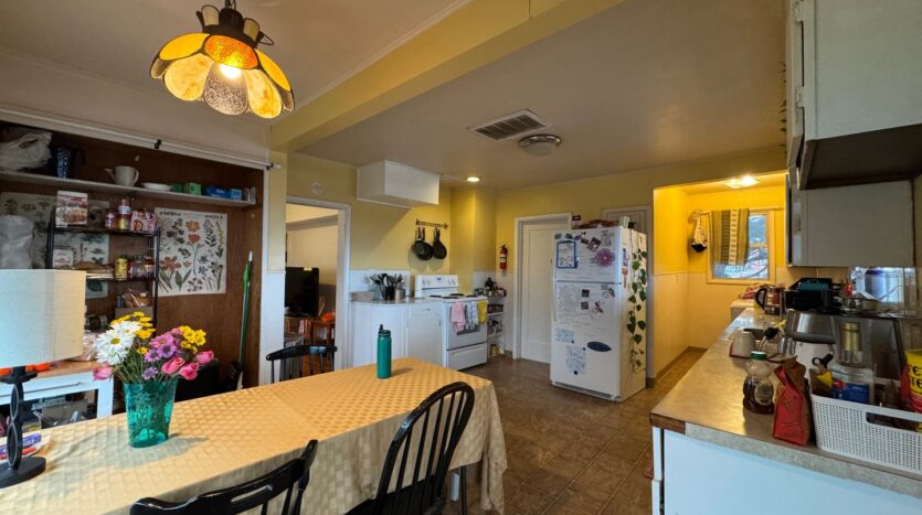 1108 12th Street - Bellingham - Washington - 5 bed, 1.5 bath rental property