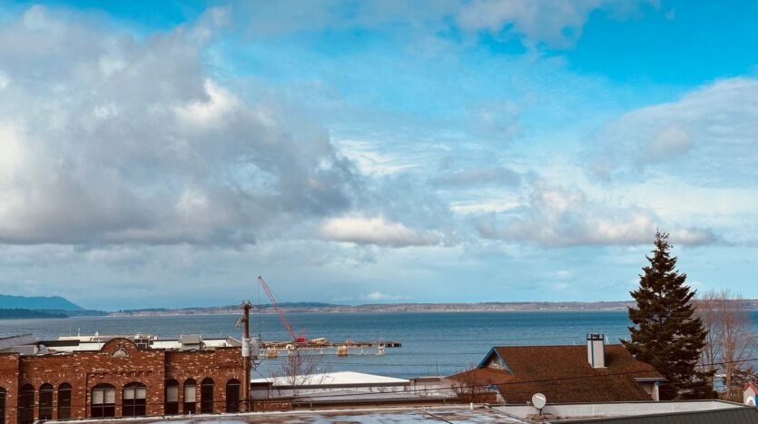 1108 12th Street - Bellingham - Washington - 5 bed, 1.5 bath rental property