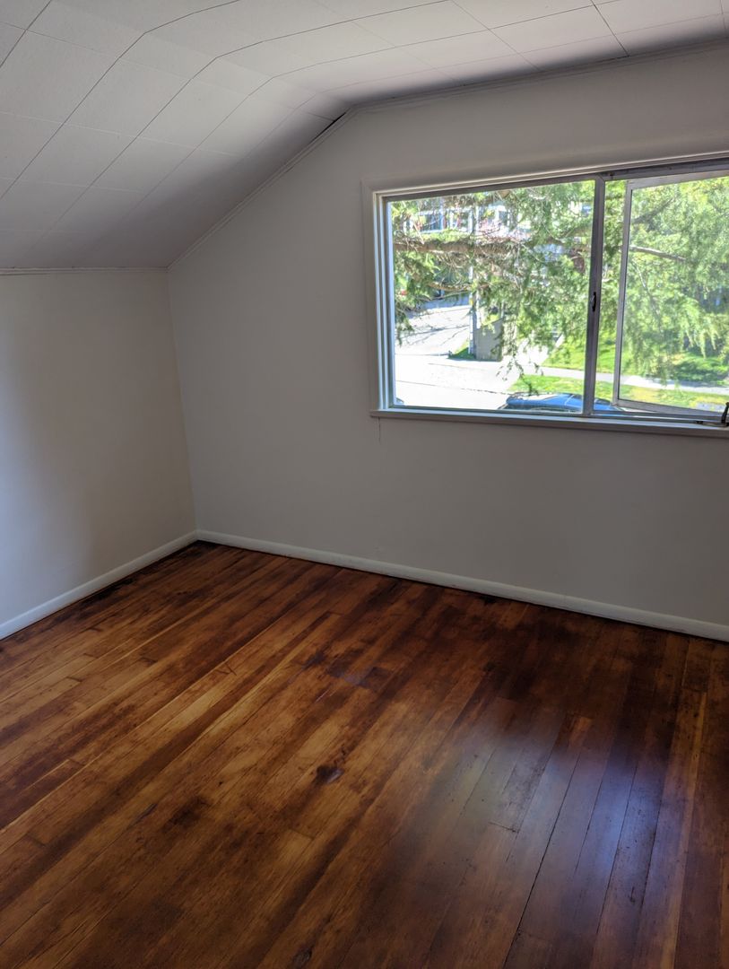 1108 12th Street - Bellingham - Washington - 5 bed, 1.5 bath rental property