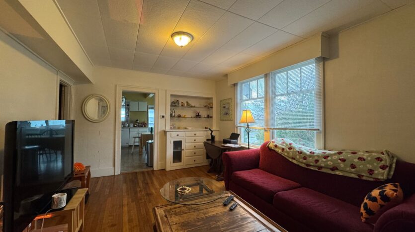 1108 12th Street - Bellingham - Washington - 5 bed, 1.5 bath rental property