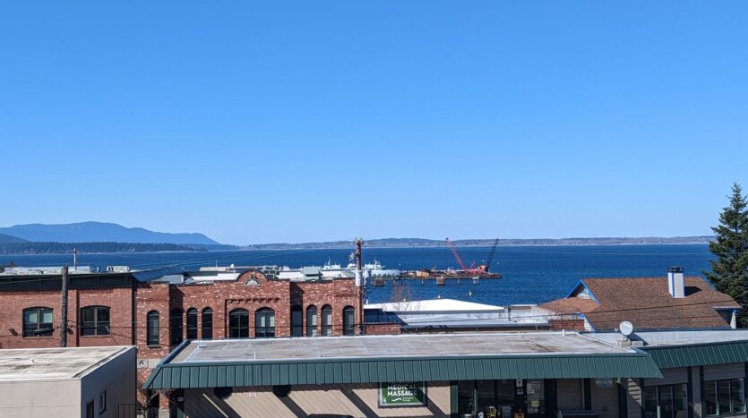 1108 12th Street - Bellingham - Washington - 5 bed, 1.5 bath rental property