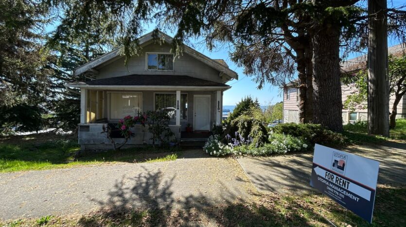 1108 12th Street - Bellingham - Washington - 5 bed, 1.5 bath rental property