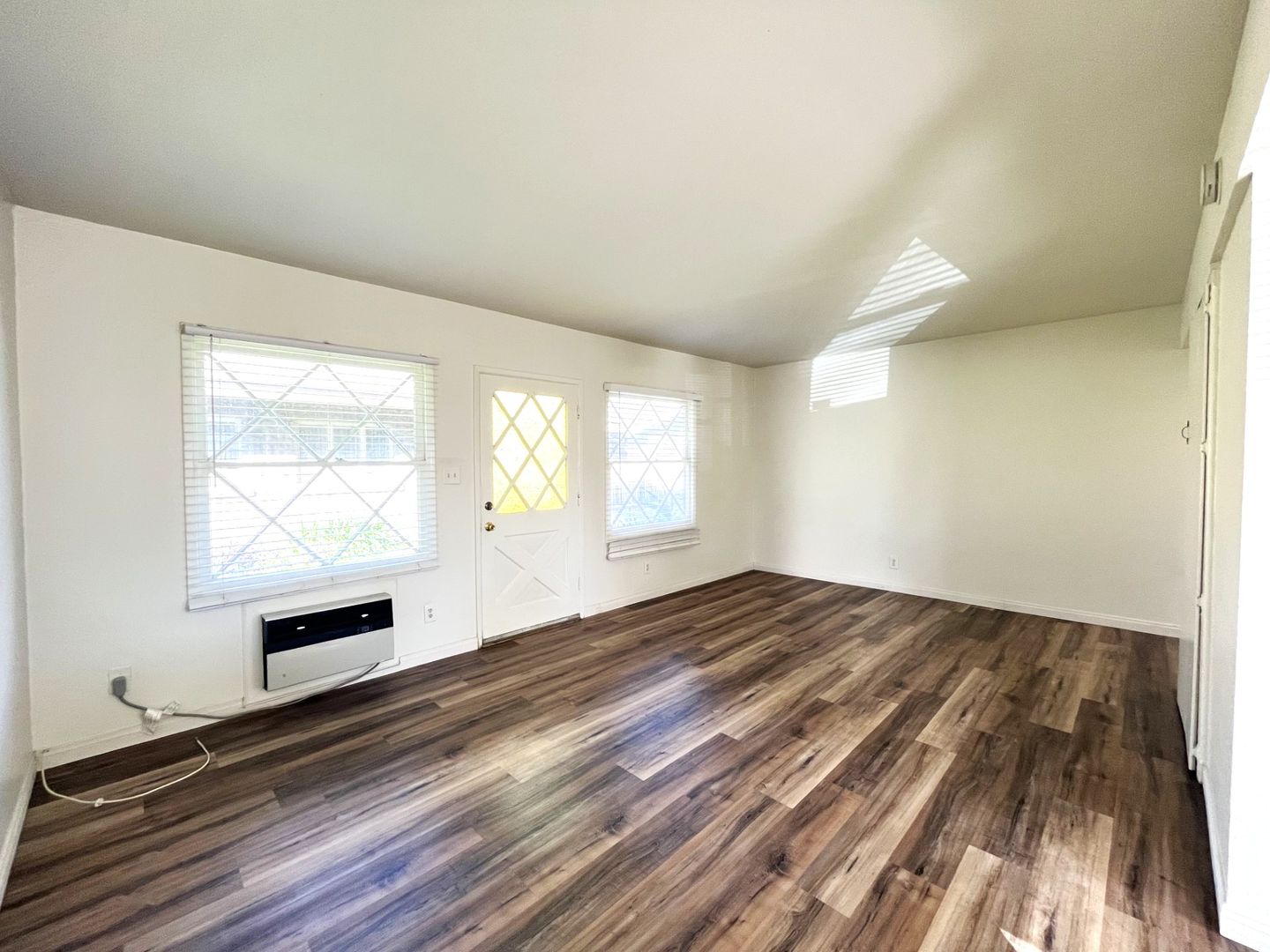 118 W. 3rd Street - San Dimas - California - 1 bath rental property