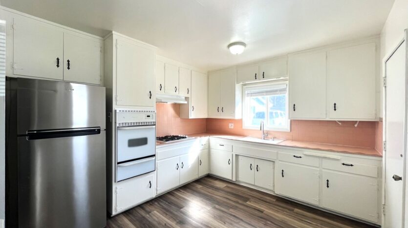 118 W. 3rd Street - San Dimas - California - 1 bath rental property