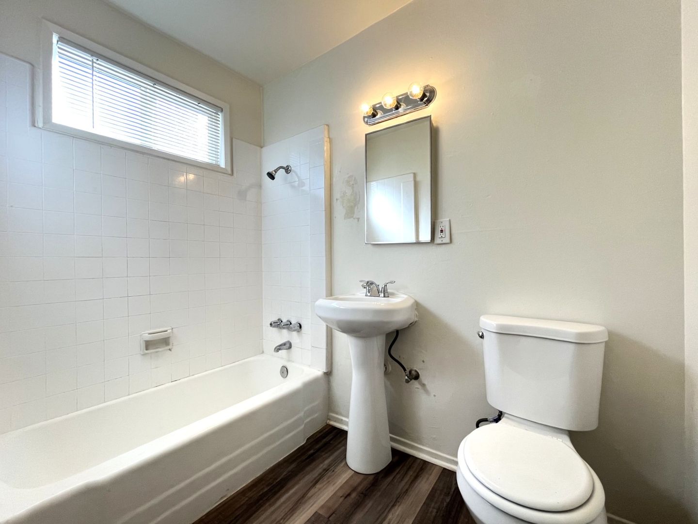 118 W. 3rd Street - San Dimas - California - 1 bath rental property