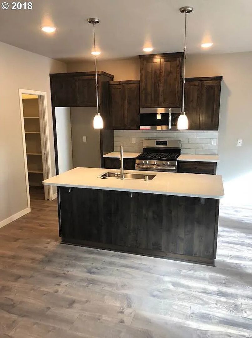 12207 NE 116th St - Vancouver - Washington - 3 bed, 2.5 bath rental property