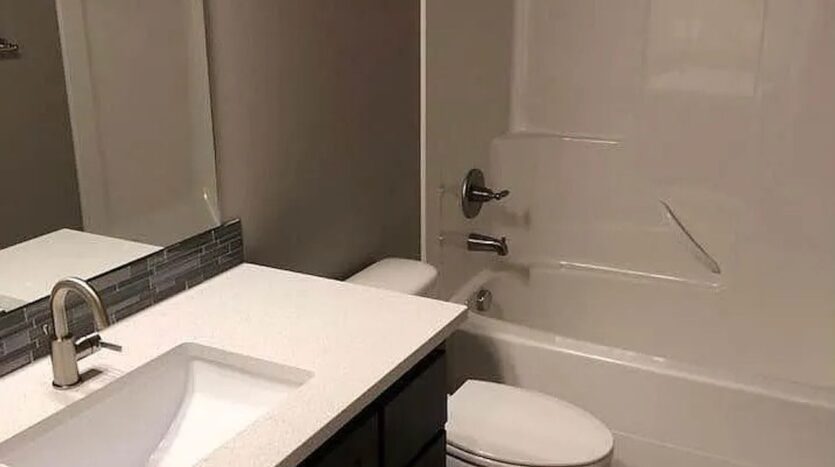 12207 NE 116th St - Vancouver - Washington - 3 bed, 2.5 bath rental property