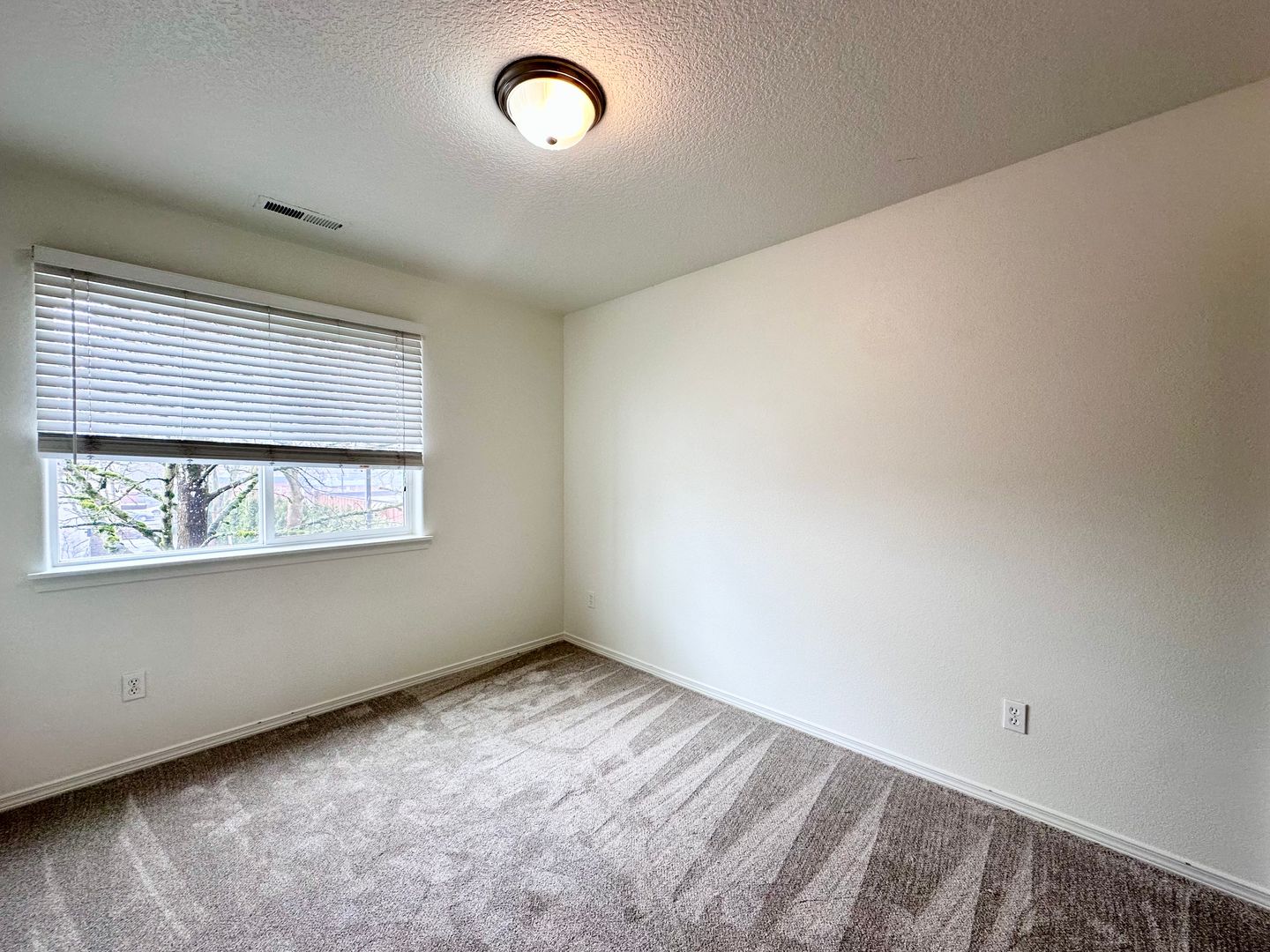 12623 SE Division St. #B - Portland - Oregon - 3 bed, 2.5 bath rental property