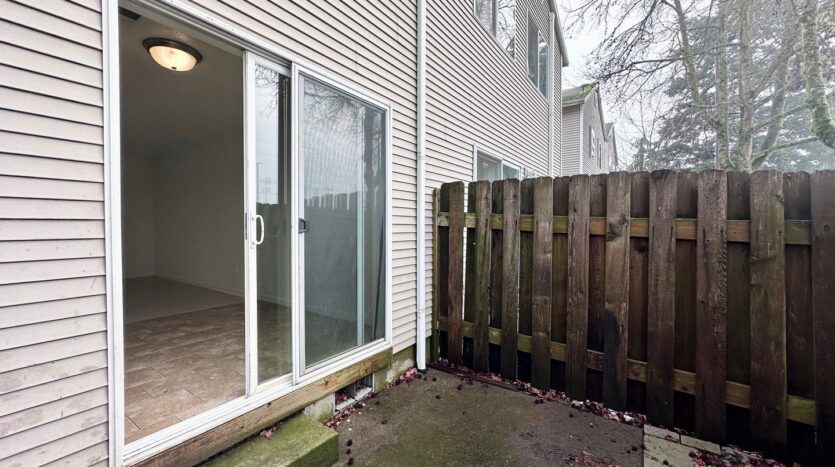 12623 SE Division St. #B - Portland - Oregon - 3 bed, 2.5 bath rental property