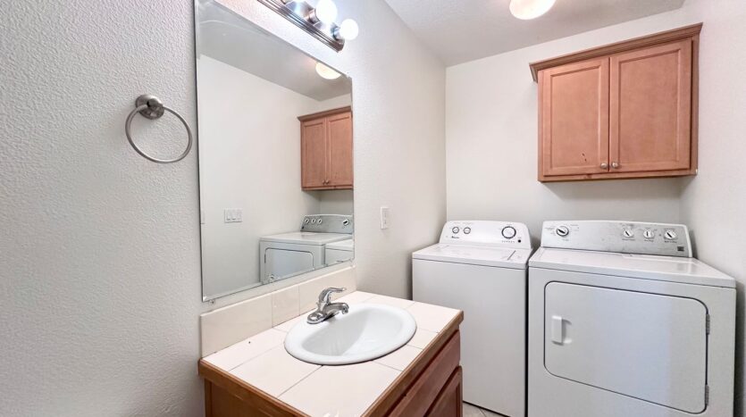 12623 SE Division St. #B - Portland - Oregon - 3 bed, 2.5 bath rental property