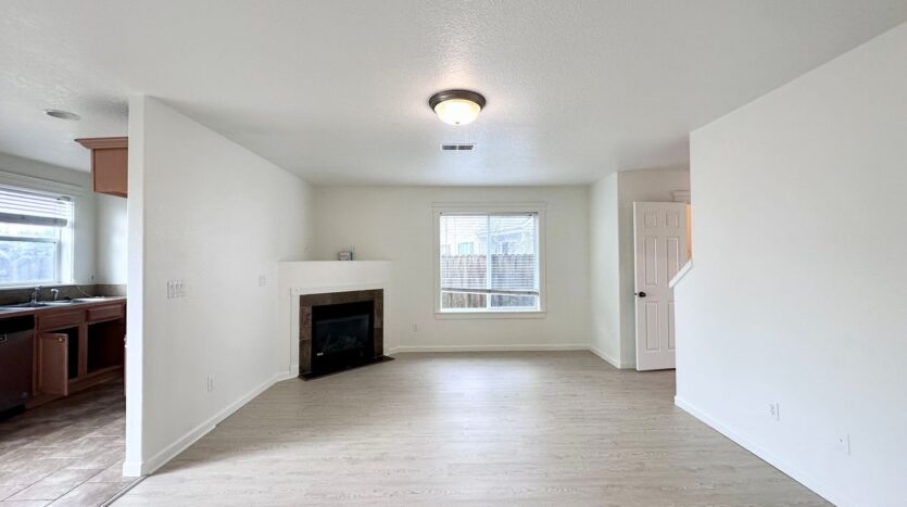 12623 SE Division St. #B - Portland - Oregon - 3 bed, 2.5 bath rental property
