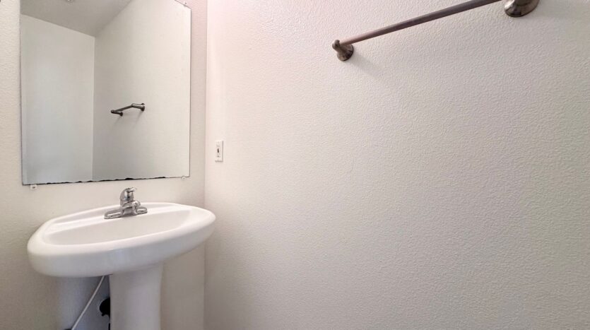 12623 SE Division St. #B - Portland - Oregon - 3 bed, 2.5 bath rental property