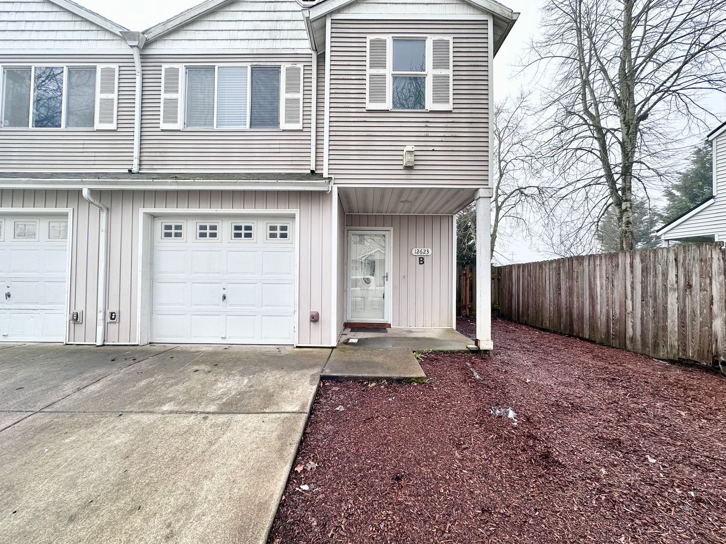 12623 SE Division St. #B - Portland - Oregon - 3 bed, 2.5 bath rental property