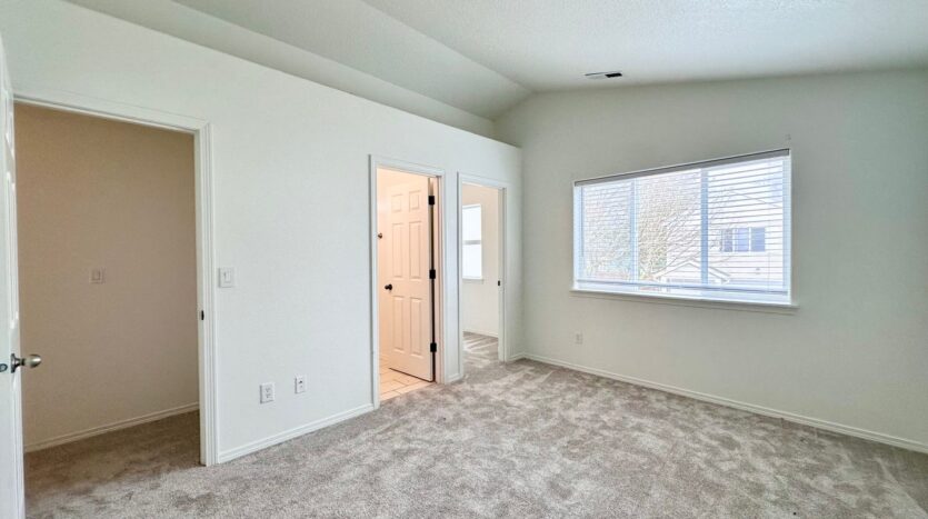 12623 SE Division St. #B - Portland - Oregon - 3 bed, 2.5 bath rental property