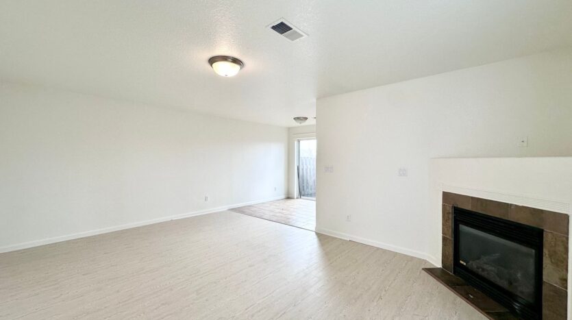 12623 SE Division St. #B - Portland - Oregon - 3 bed, 2.5 bath rental property