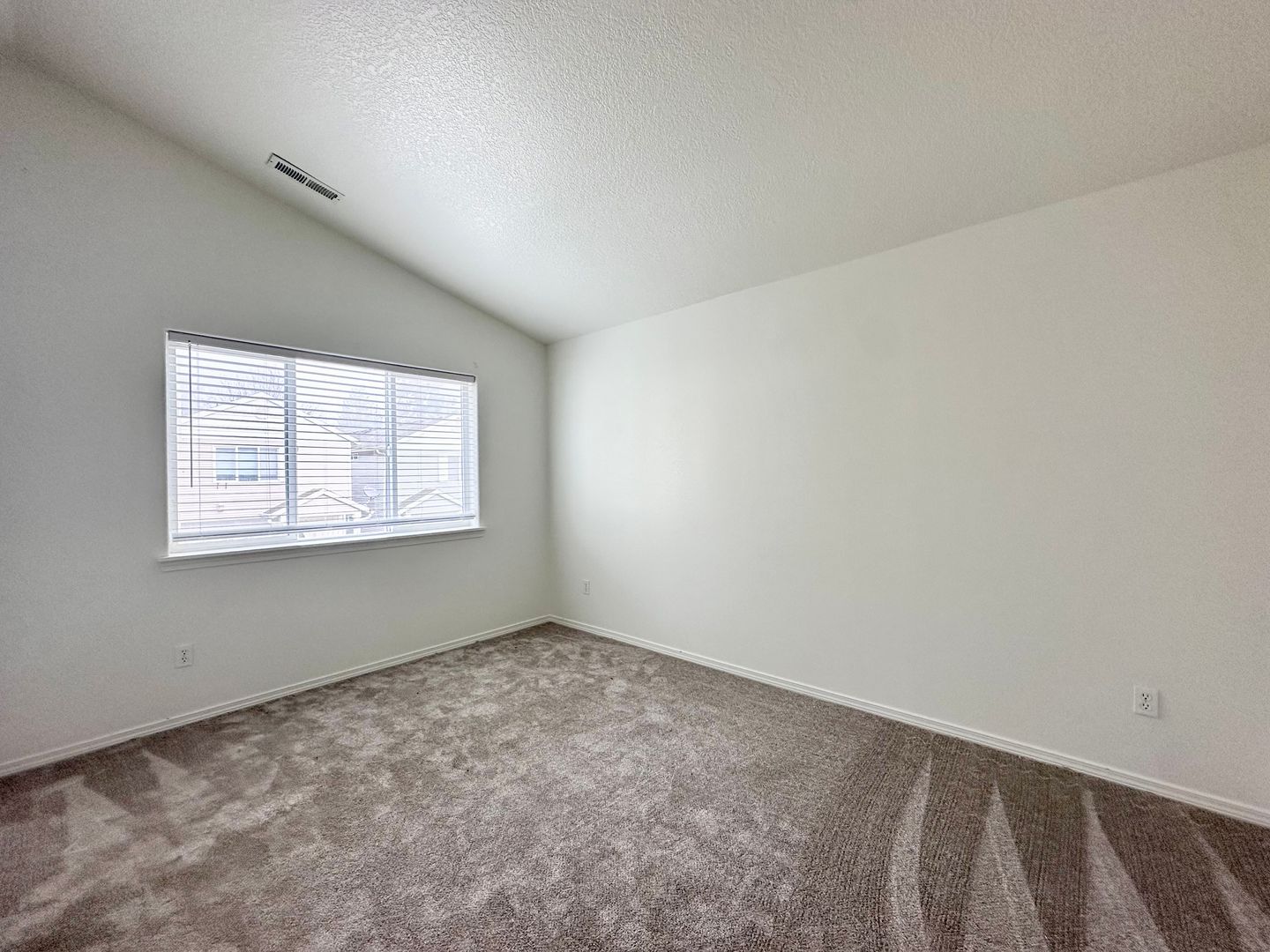 12623 SE Division St. #B - Portland - Oregon - 3 bed, 2.5 bath rental property
