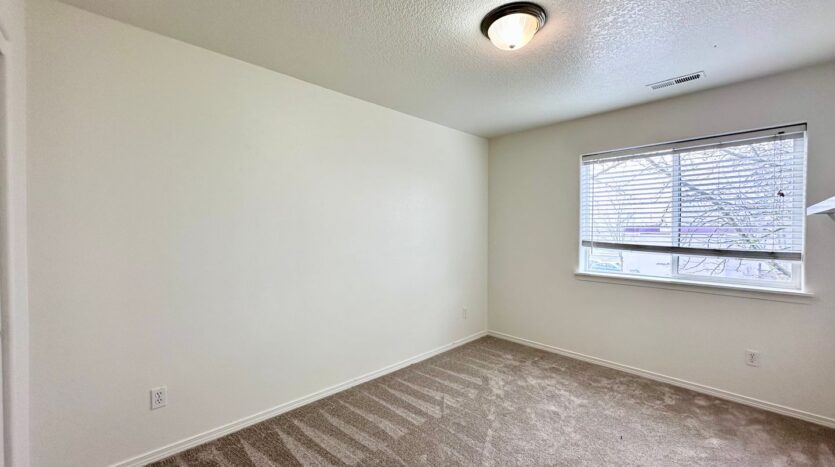 12623 SE Division St. #B - Portland - Oregon - 3 bed, 2.5 bath rental property