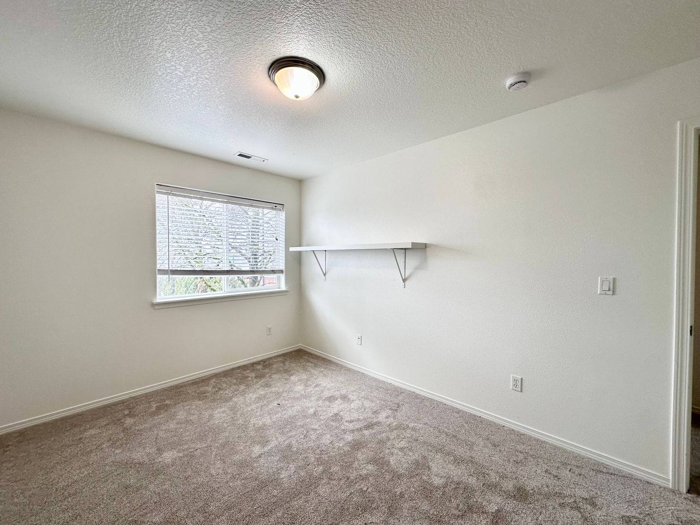 12623 SE Division St. #B - Portland - Oregon - 3 bed, 2.5 bath rental property