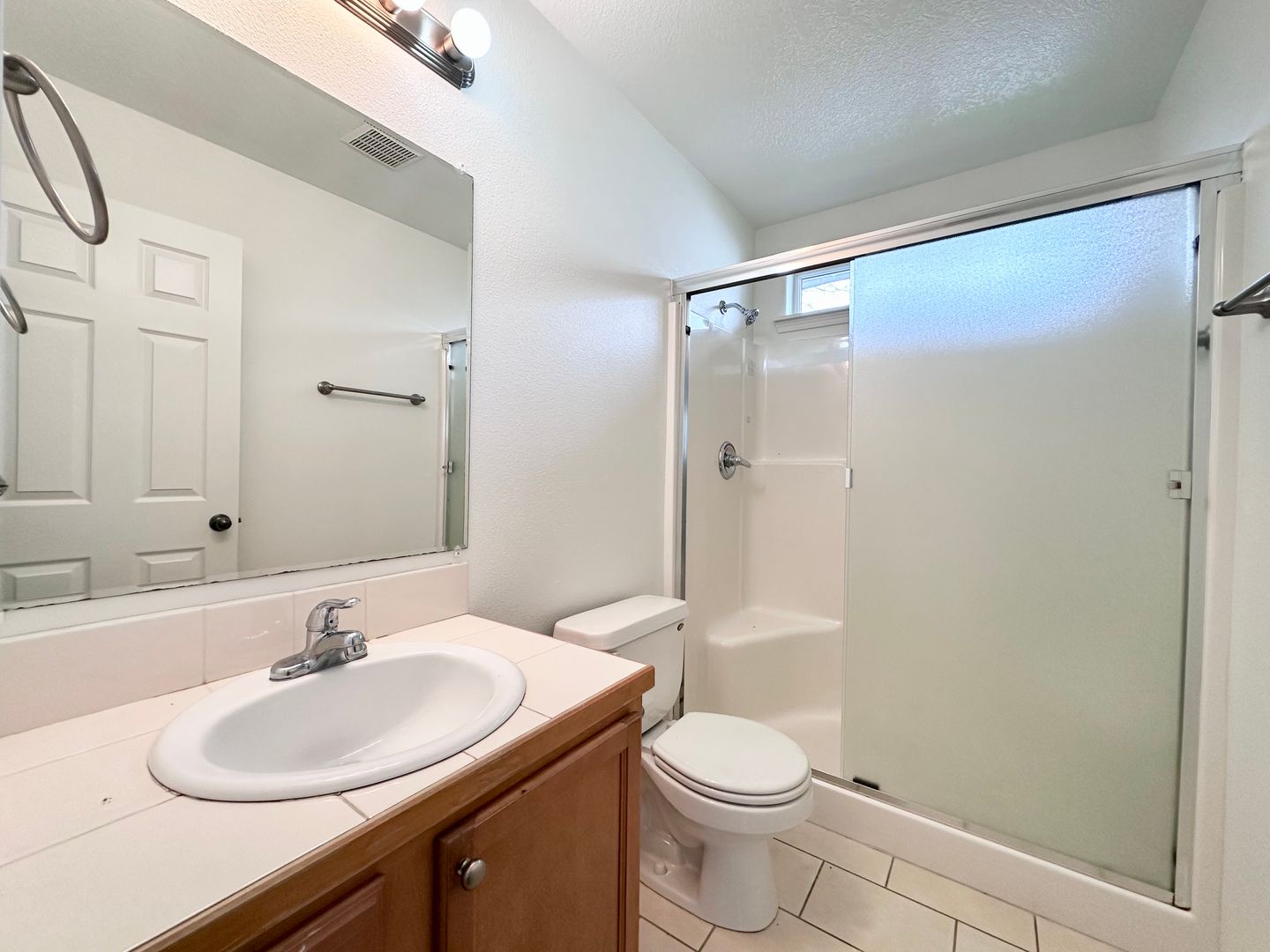 12623 SE Division St. #B - Portland - Oregon - 3 bed, 2.5 bath rental property