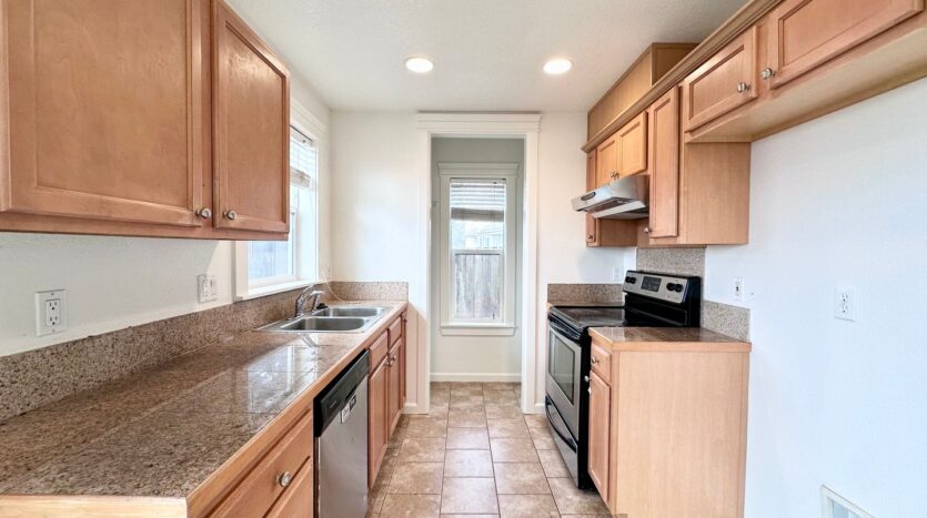 12623 SE Division St. #B - Portland - Oregon - 3 bed, 2.5 bath rental property
