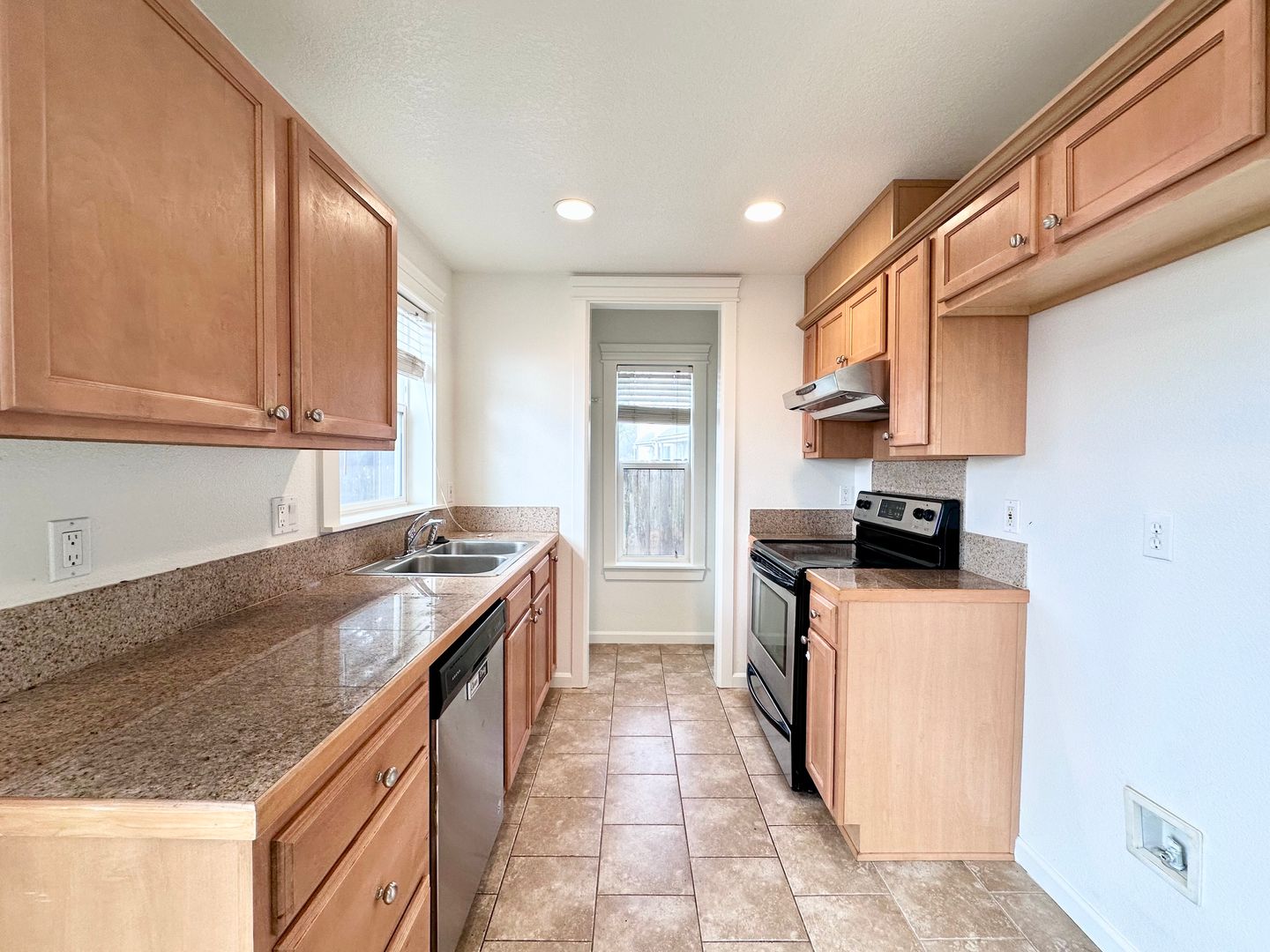 12623 SE Division St. #B - Portland - Oregon - 3 bed, 2.5 bath rental property