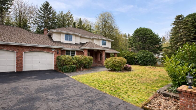 1330 La Forest Dr SE - North Bend - Washington - 4 bed, 3 bath rental property