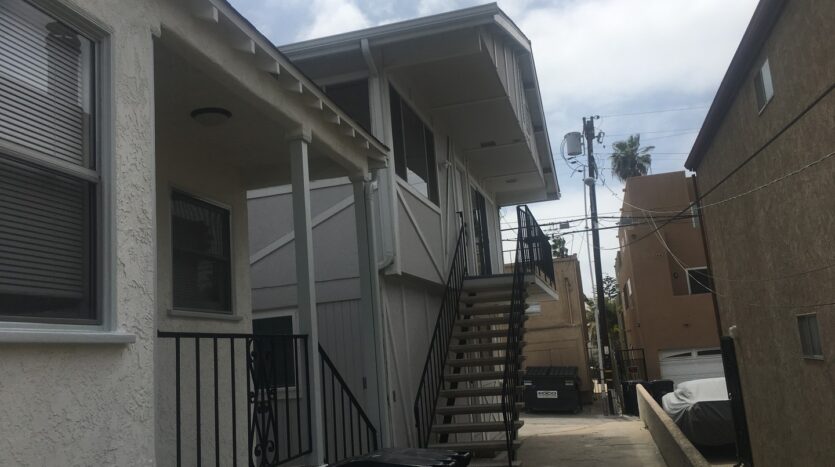 1451-1451 1/2 A & B Hornblend St - San Diego - California - 1 bed, 1 bath rental property