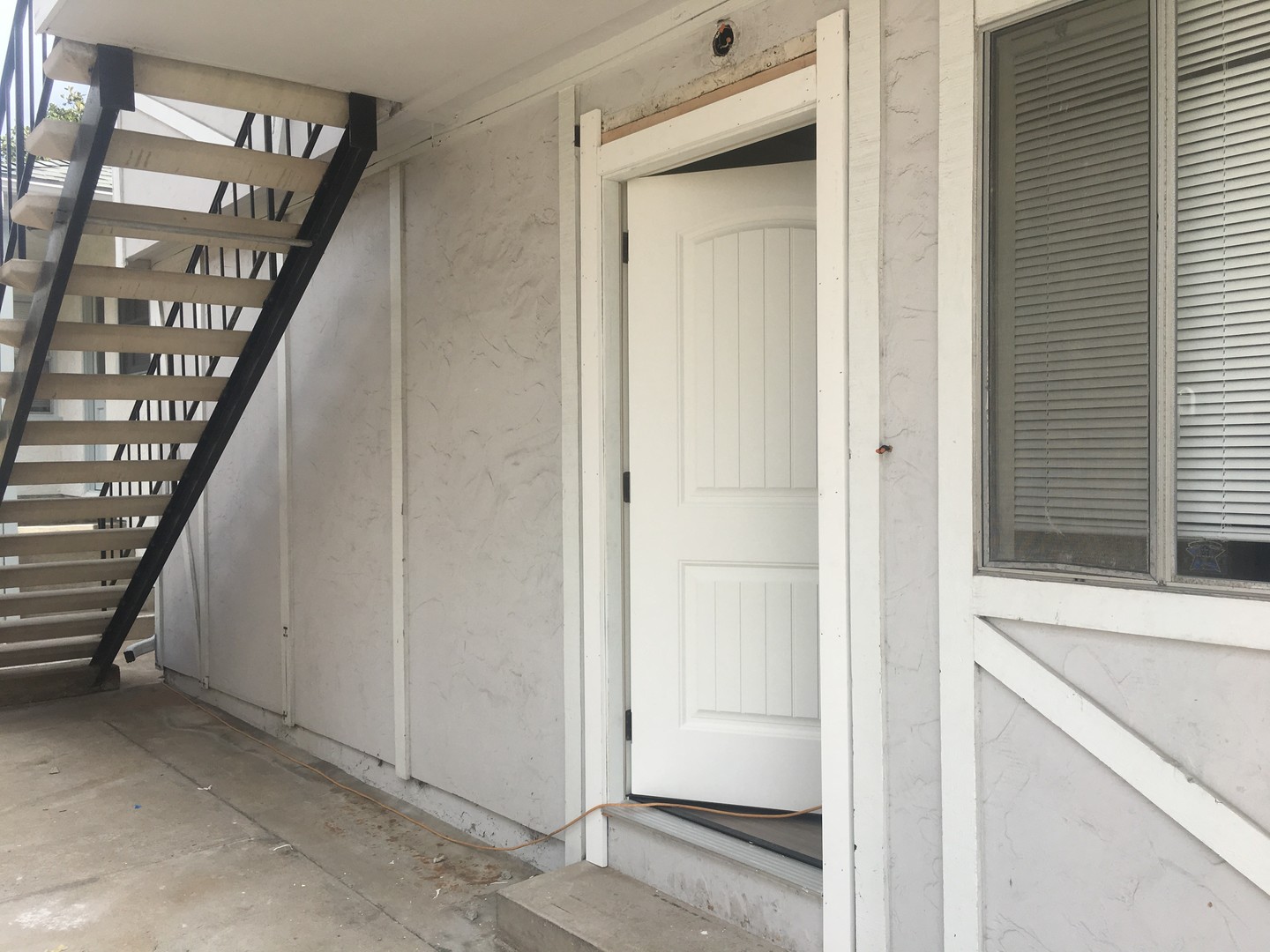 1451-1451 1/2 A & B Hornblend St - San Diego - California - 1 bed, 1 bath rental property