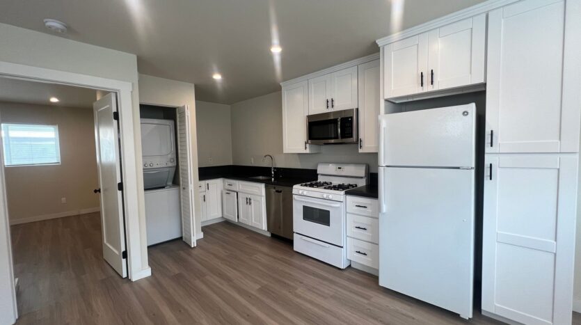 1451-1451 1/2 A & B Hornblend St - San Diego - California - 1 bed, 1 bath rental property