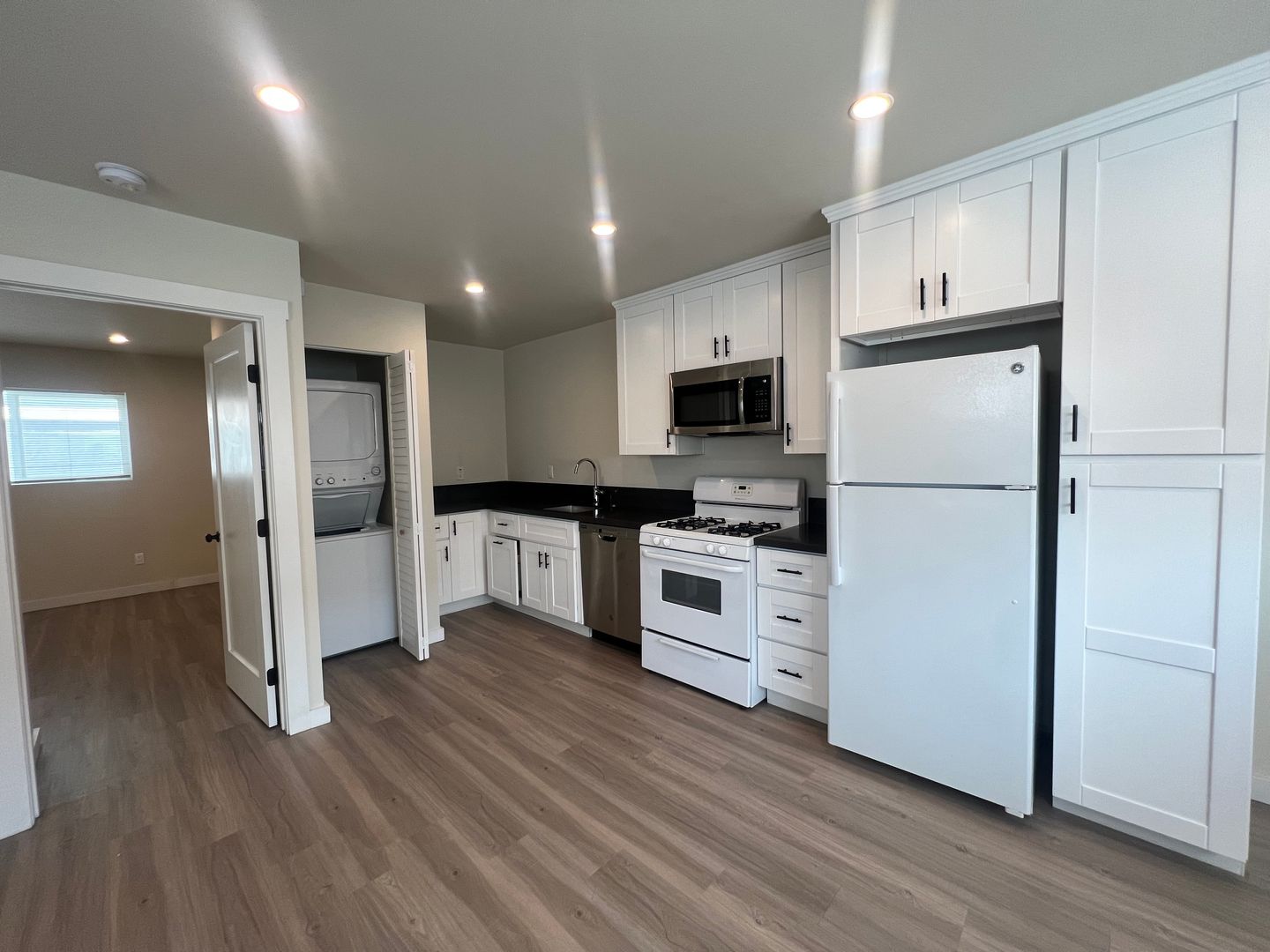 1451-1451 1/2 A & B Hornblend St - San Diego - California - 1 bed, 1 bath rental property