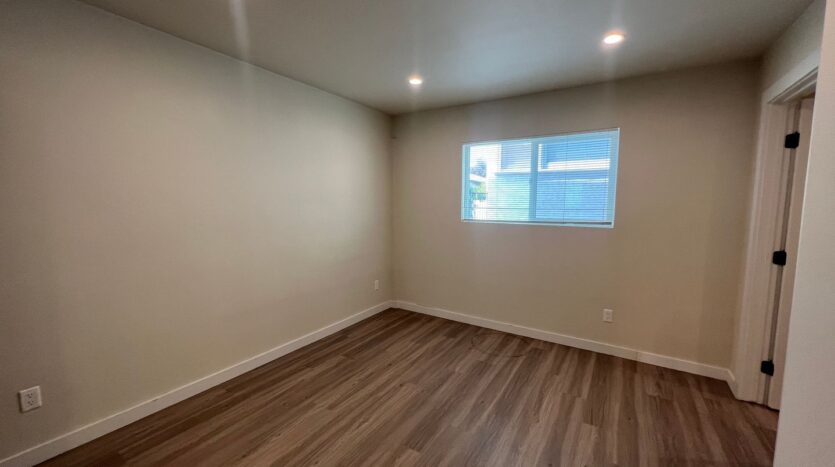 1451-1451 1/2 A & B Hornblend St - San Diego - California - 1 bed, 1 bath rental property