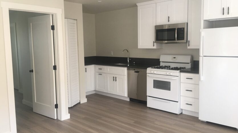 1451-1451 1/2 A & B Hornblend St - San Diego - California - 1 bed, 1 bath rental property