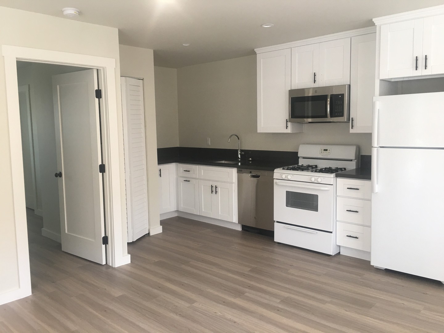 1451-1451 1/2 A & B Hornblend St - San Diego - California - 1 bed, 1 bath rental property