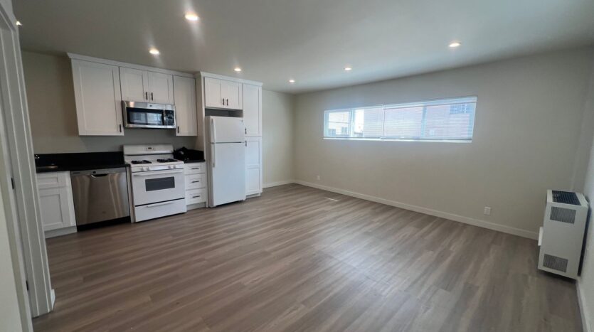 1451-1451 1/2 A & B Hornblend St - San Diego - California - 1 bed, 1 bath rental property