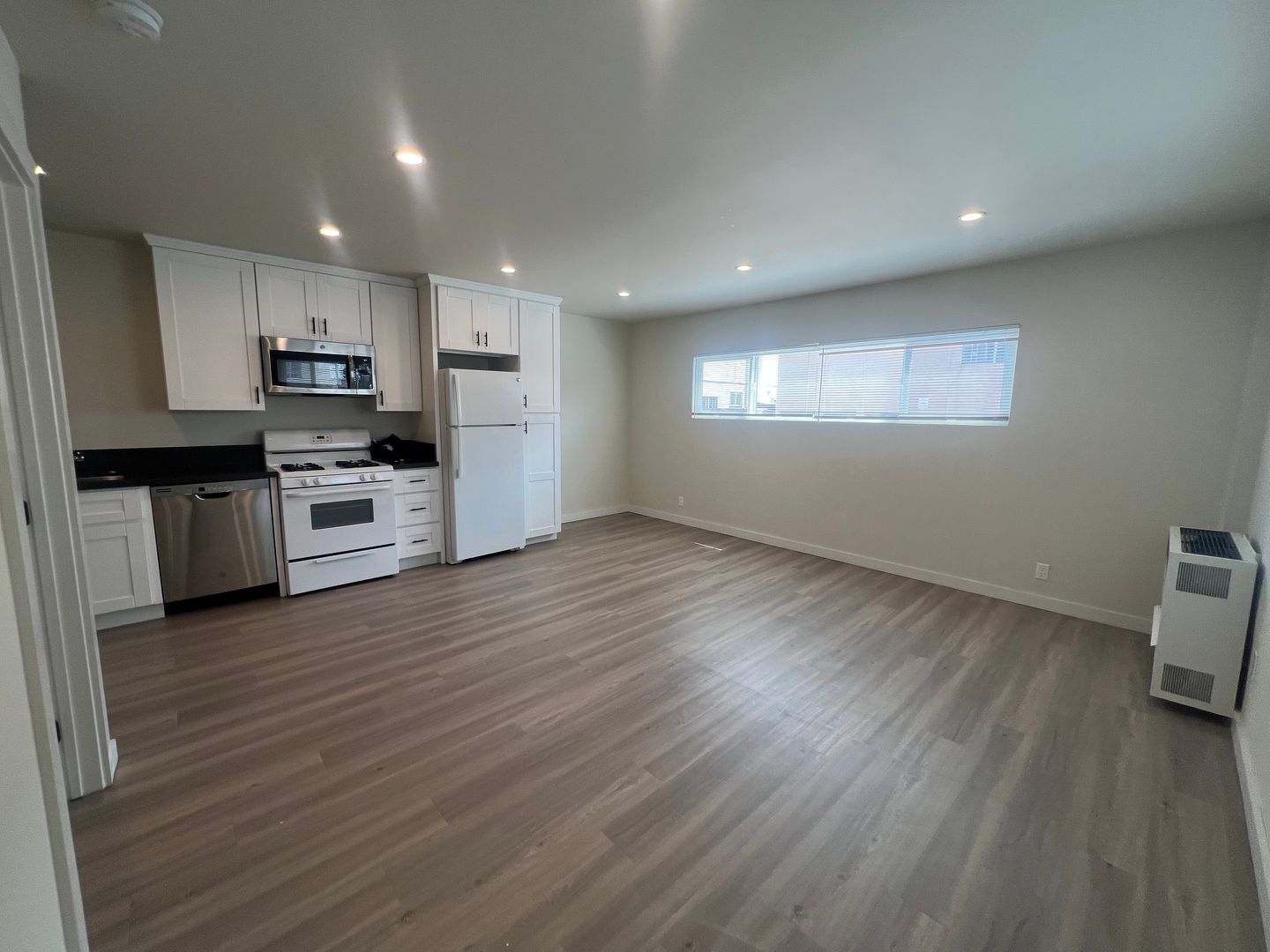 1451-1451 1/2 A & B Hornblend St - San Diego - California - 1 bed, 1 bath rental property