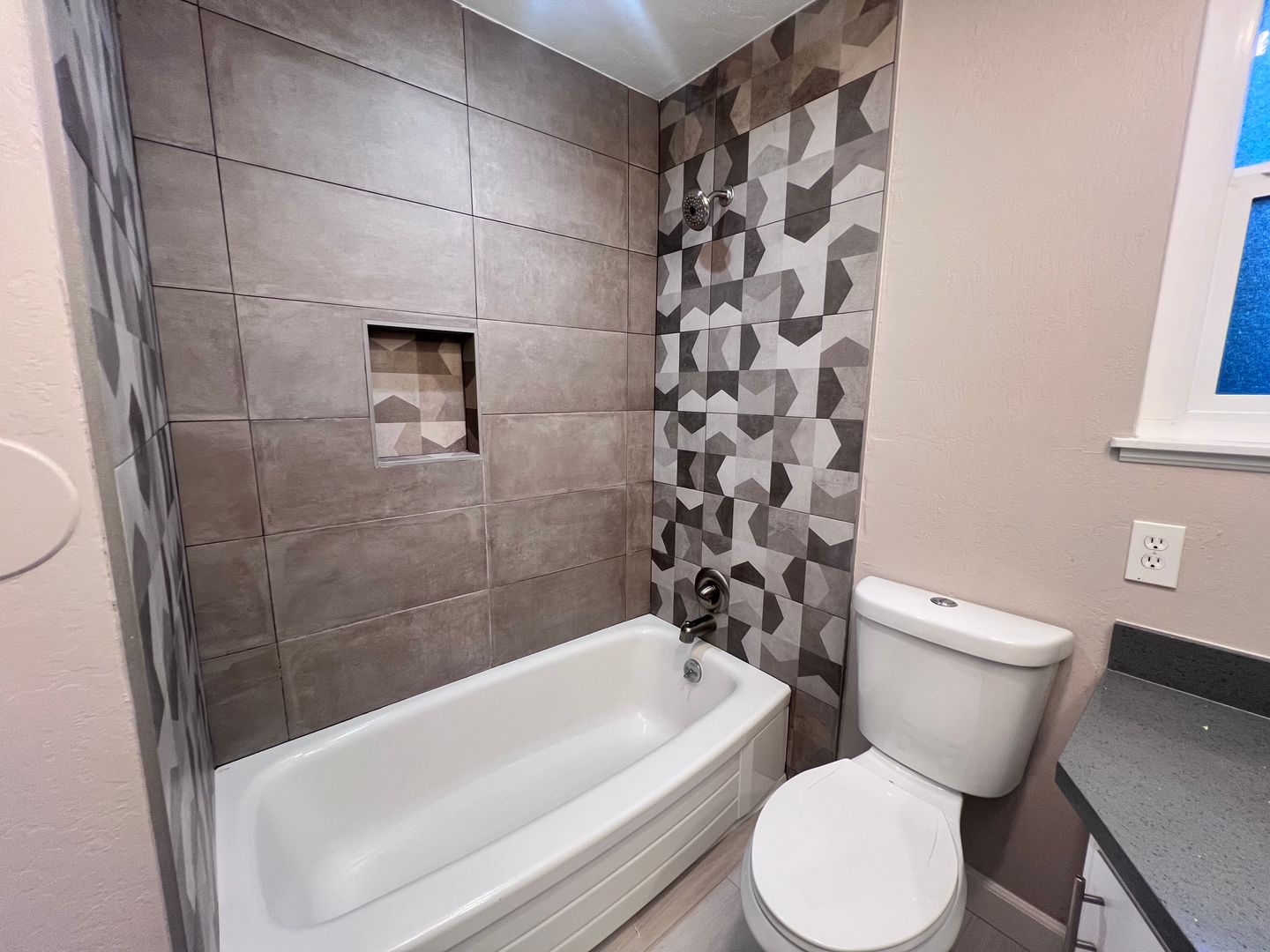 14723 Martell Ave - San Leandro - California - 2 bed, 1 bath rental property