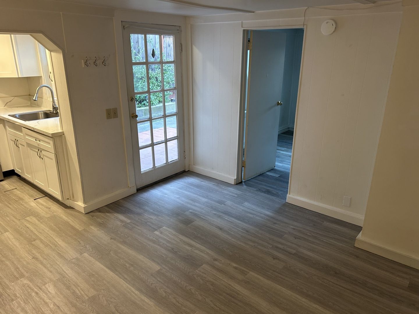 15 7th Street - Unit 5 - Petaluma - California - 1 bed, 1 bath rental property