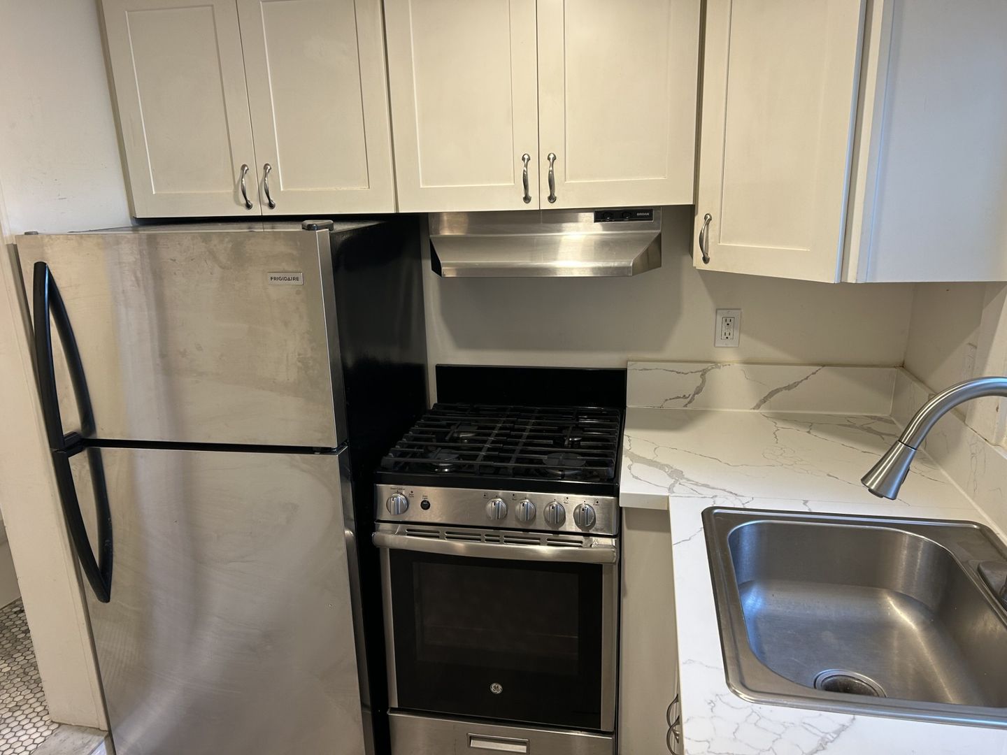 15 7th Street - Unit 5 - Petaluma - California - 1 bed, 1 bath rental property
