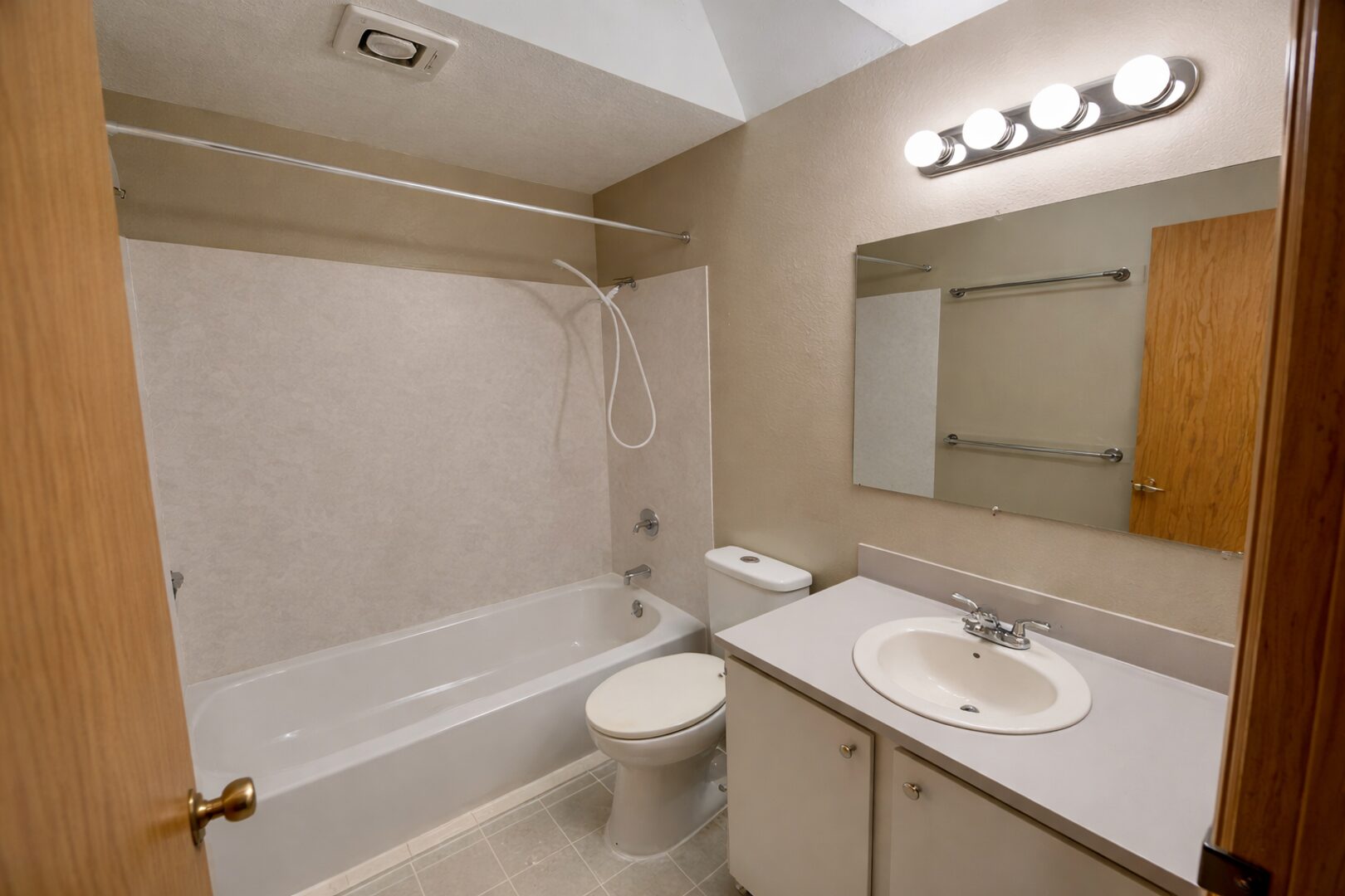 16302 2nd Pl W Unit B - Lynnwood - Washington - 3 bed, 1.5 bath rental property