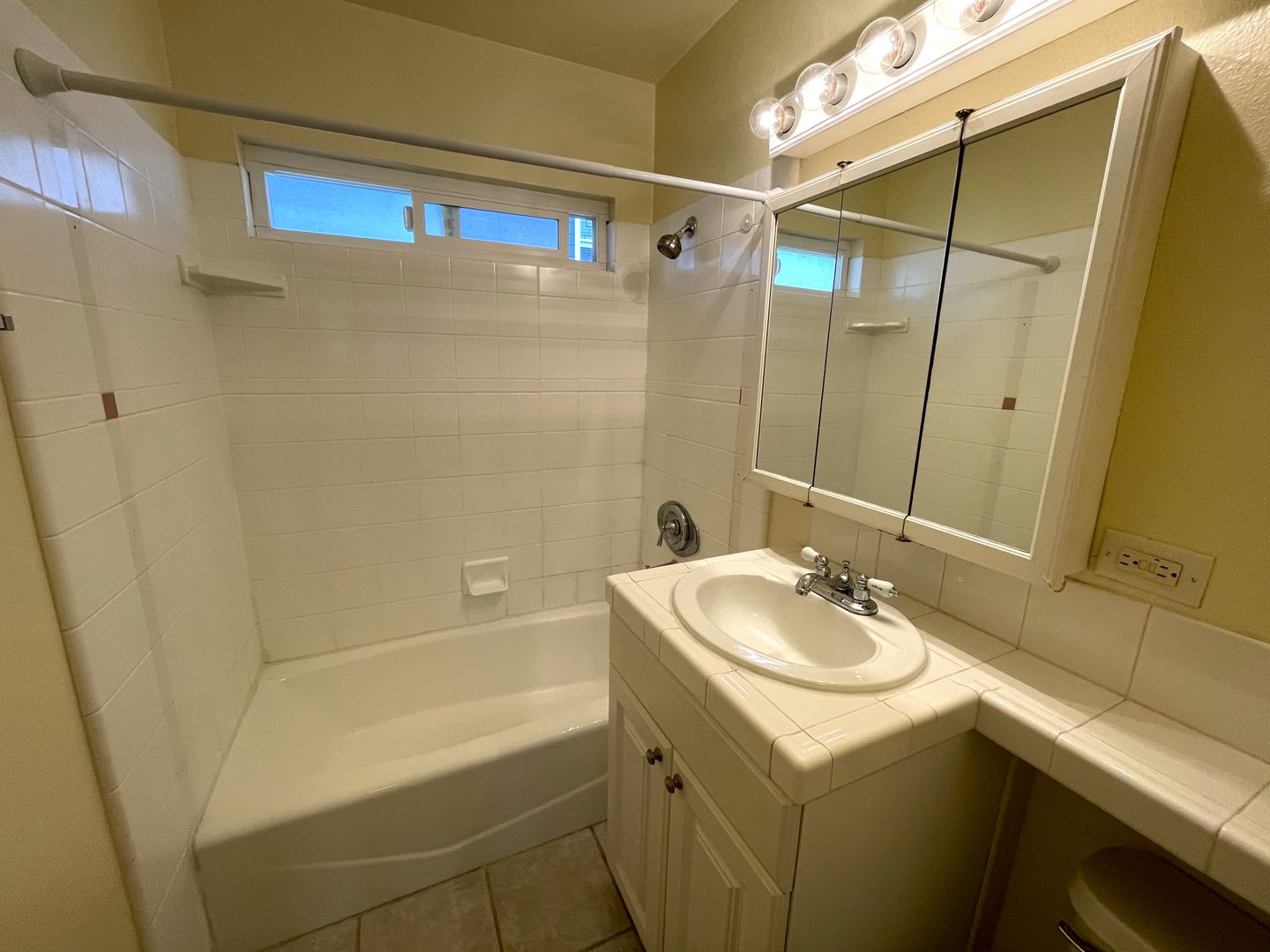 1633-1639 Hornblend St. - San Diego - California - 1 bed, 1 bath rental property