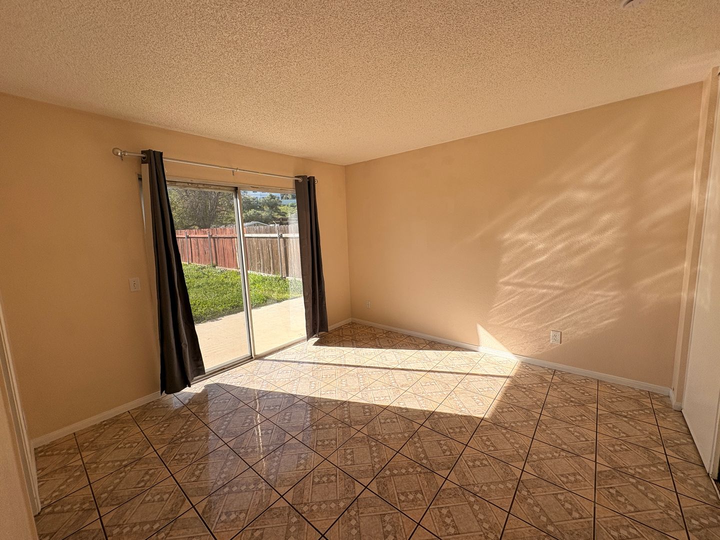 18649 6th St - Bloomington - California - 4 bed, 2 bath rental property