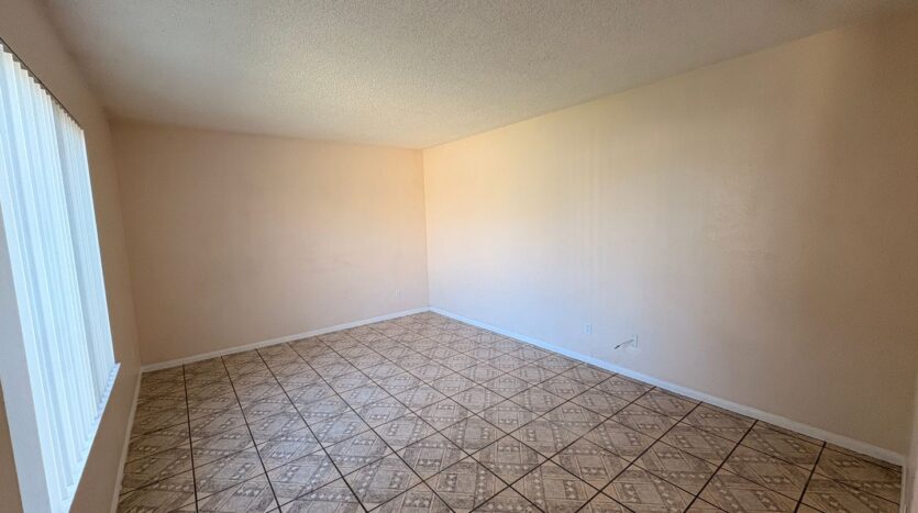 18649 6th St - Bloomington - California - 4 bed, 2 bath rental property