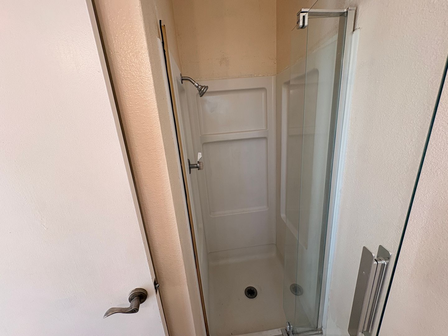 18649 6th St - Bloomington - California - 4 bed, 2 bath rental property