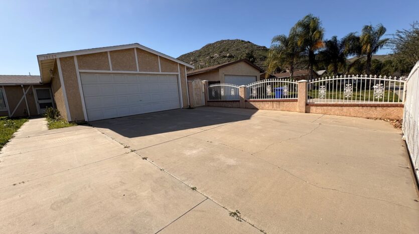 18649 6th St - Bloomington - California - 4 bed, 2 bath rental property