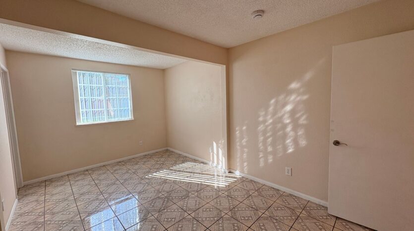 18649 6th St - Bloomington - California - 4 bed, 2 bath rental property