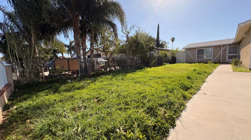 18649 6th St - Bloomington - California - 4 bed, 2 bath rental property