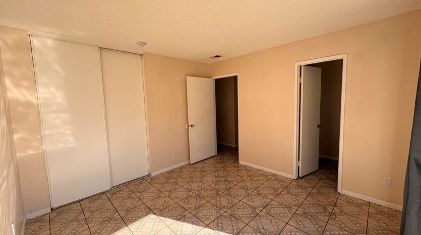 18649 6th St - Bloomington - California - 4 bed, 2 bath rental property