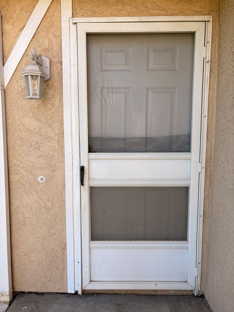 18649 6th St - Bloomington - California - 4 bed, 2 bath rental property