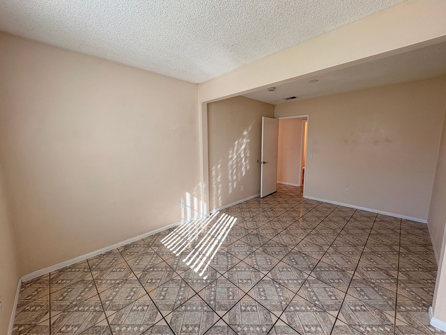 18649 6th St - Bloomington - California - 4 bed, 2 bath rental property