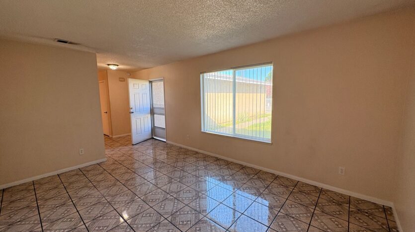 18649 6th St - Bloomington - California - 4 bed, 2 bath rental property